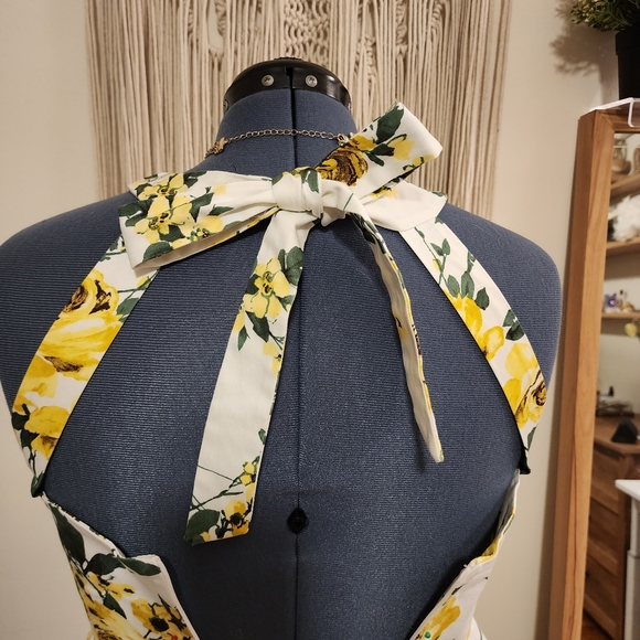 Retro Modcloth Ixia floral A-line dress with pockets! - Picture 6 of 10